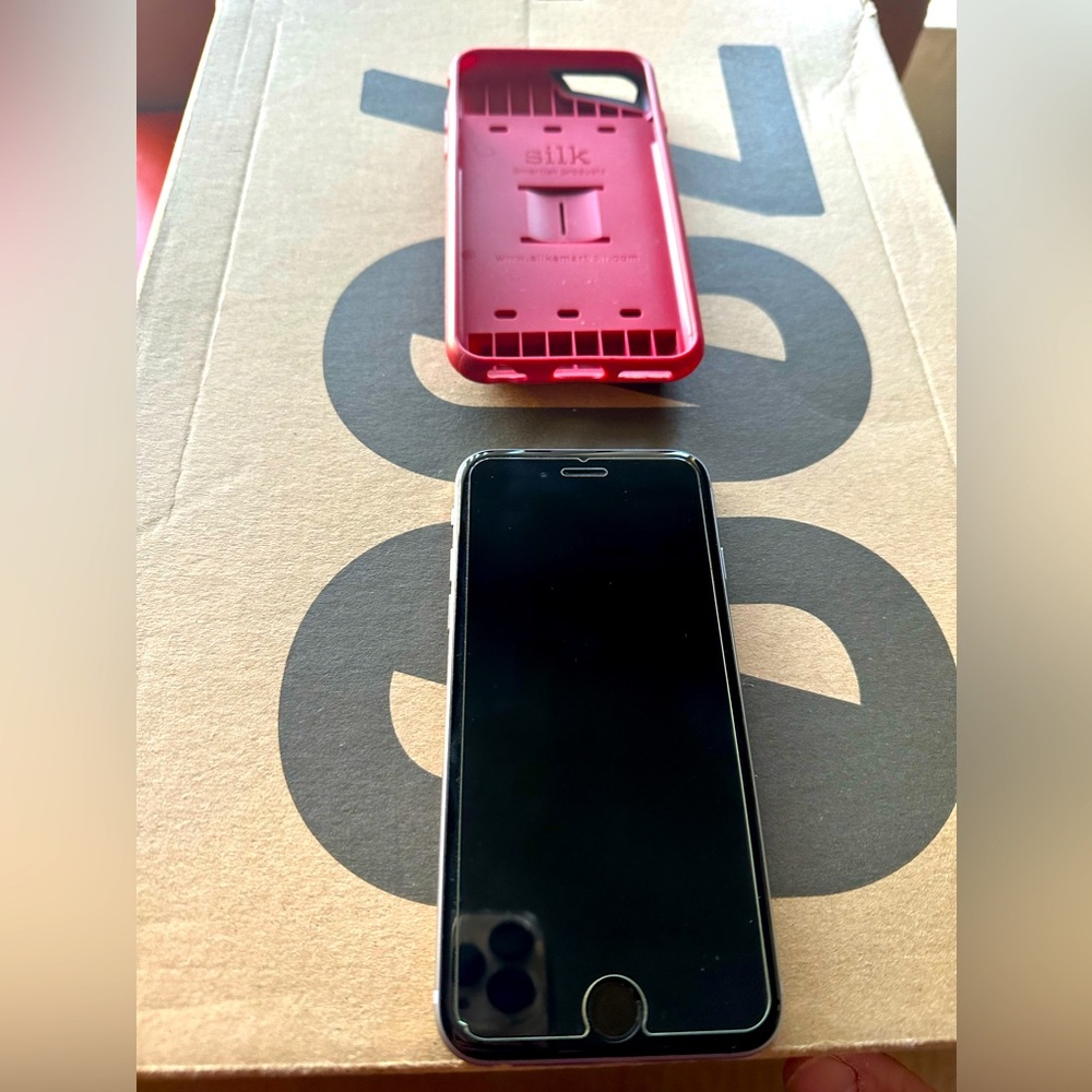 IPhone 6 64GB Factory Unlocked CLEAN IMEI